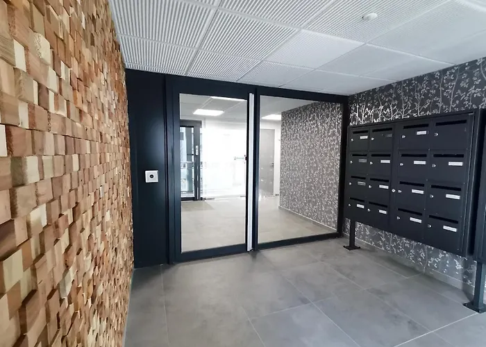 Apartment Centre Tranquil Apartment: Thermal Springs & Campus Proximity *